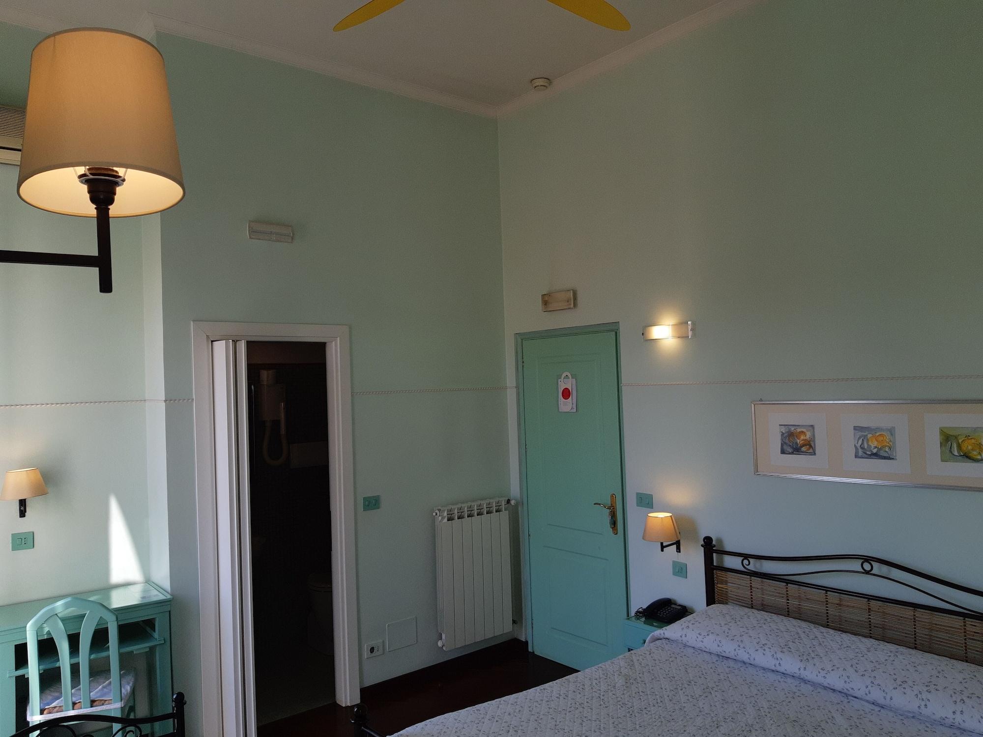 Lilium Boutique Hotel Рим Екстериор снимка